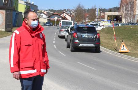 PROSTOVOLJCI PRI TESTIRANJU COVID 04 FOTO LJUBO VUKELIČ